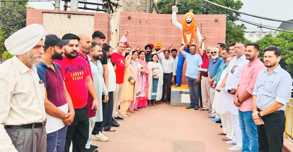 ਸ਼ਹੀਦ ਭਗਤ ਸਿੰਘ ਜੀ ਨੂੰ ਉਨ੍ਹਾਂ ਦੇ ਜਨਮ ਦਿਨ ’ਤੇ ਸ਼ਰਧਾਂਜਲੀ ਭੇਂਟ ਕੀਤੀ